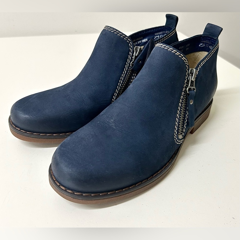 Women’s 6.5 Medium Hush Puppies Mazin Cayto Side Zip Ankle Booties